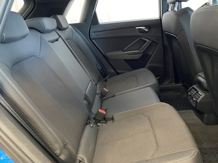 Bild 5 av Audi Q3 35 TFSI 150 HK S TRONIC S LINE