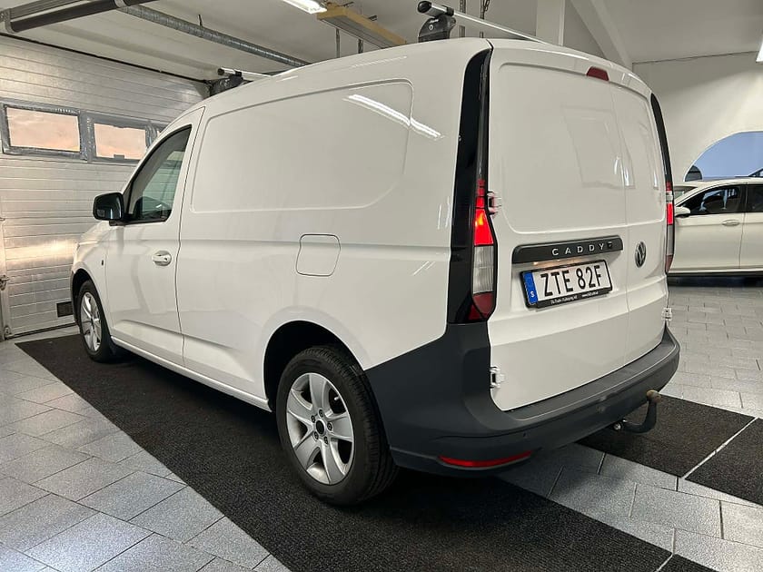 Bild 4 av Volkswagen Caddy Cargo 2.0 TDI 75 hk BMT Euro 6 Drag MOMS Värm Inredning