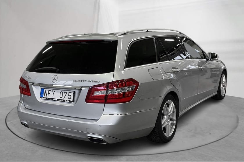 Bild 3 av Mercedes-Benz E 300 T BlueTEC HYBRID (231hk) Avantgarde
