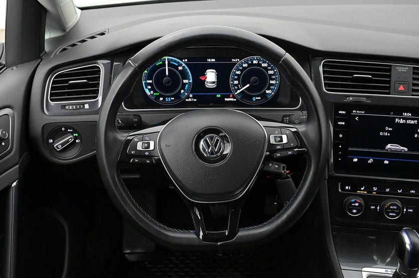 Bild 4 av Volkswagen e-Golf 35.8 kWh PlusPkt Cockpit Värmepump Kamera