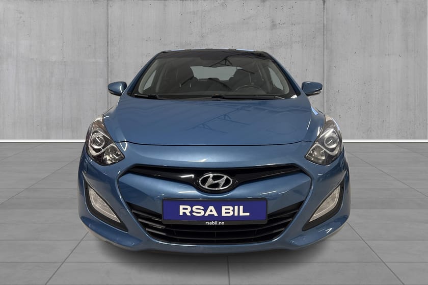 Bilde 2 av Hyundai i30 5-dørs 1,6L 110hk, Soltak, rattvarme, Maneull