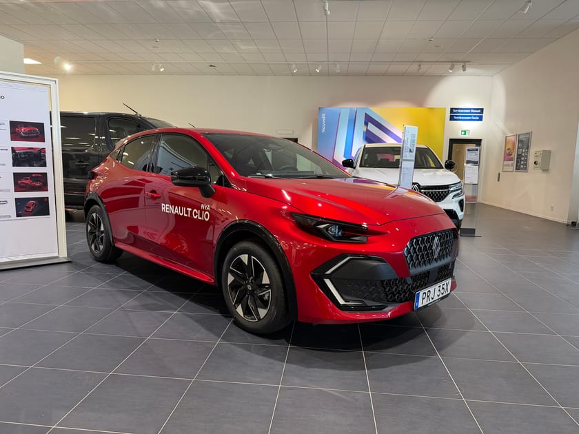 Bild 1 av Renault Clio TCe 115 techno 5-d, Automat, Privatleasing fr.3990:- 5000:- PRESENTKORT HOTELLVISTELSE VID KÖP AV NY RENAULTT