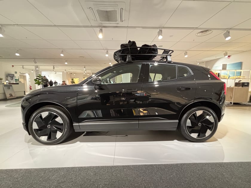 Bild 3 av Volvo EX30 Single Motor Extended Range M R Plus Edition