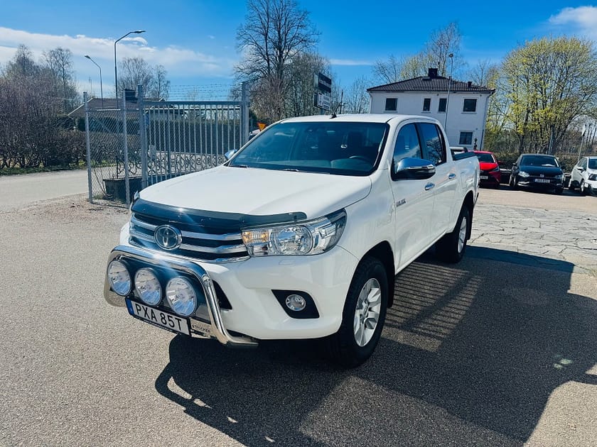 Bild 2 av Toyota Hilux Dubbelhytt 2.4 AWD 150HK AUTOMAT / MOUNTAIN TOP / MOMS