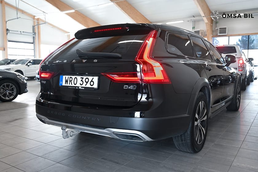Bild 4 av Volvo V90 Cross Country D4 AWD Momentum Navi Drag 190hk