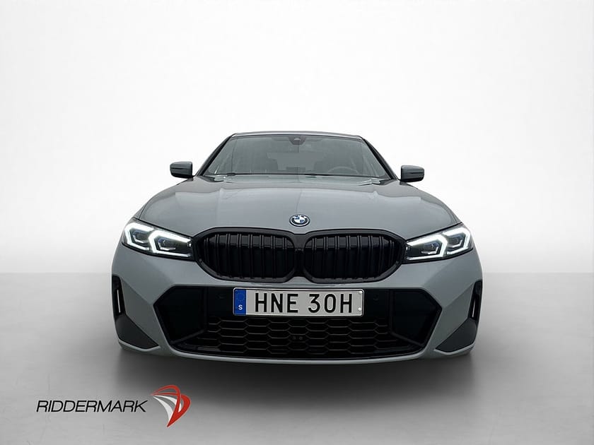 Bild 2 av BMW 330e xDrive Sedan M Sport Innovation HiFi HUD Drag MOMS