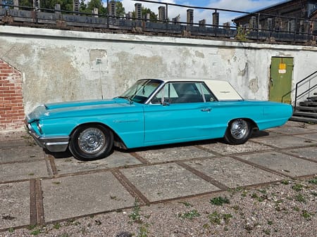Ford Thunderbird Hardtop 6.4 V8 Cruise-O-Matic, 304hk