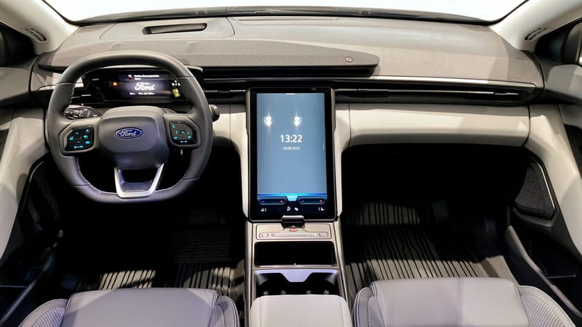 Bild 4 av Ford Explorer EV Extended Range RWD LONG 286HK BUS ED