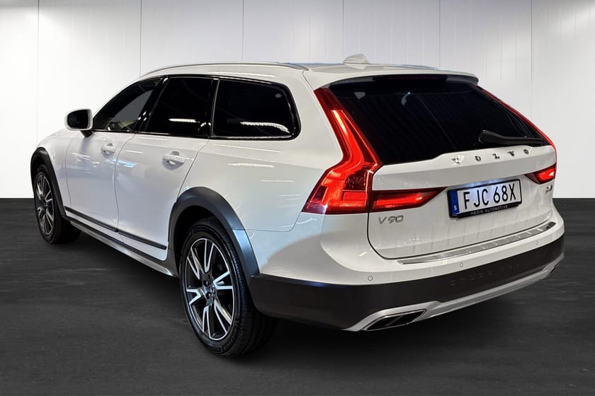 Bild 4 av Volvo V90 Cross Country D4 AWD Geartronic | Momentum | Drag | 360 | Helläder | HUD |