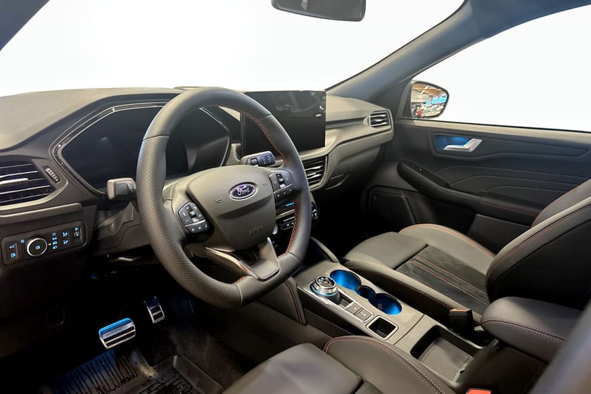 Bild 5 av Ford Kuga Plug-In Hybrid ST-Line X 2.5 FWD 243hk Black Edition CVT