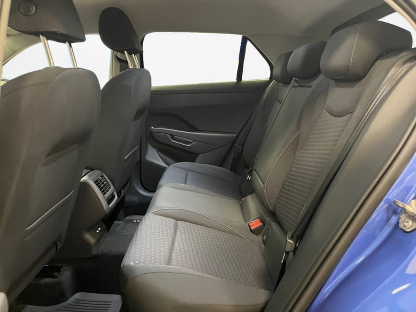 Bild 5 av Volkswagen T-Roc 1.5 eTSi 150hk *Teknikpaket/Backkamera*