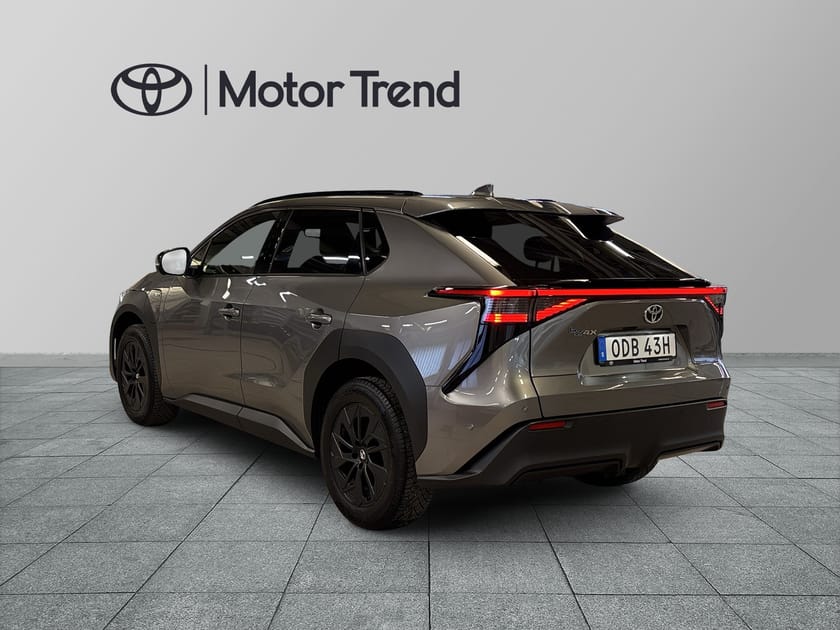 Bild 3 av Toyota bZ4X 71.4 kWh 204hk,Executive,Vinterhjul