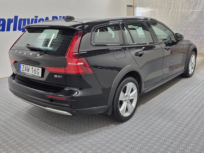 Bild 4 av Volvo V60 Cross Country B4 MILDHYBRID Core AWD 197HK 4x4