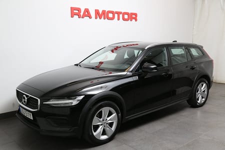 Volvo V60 Cross Country B4 Diesel 197hk Momentum AWD Aut Kamera VOC