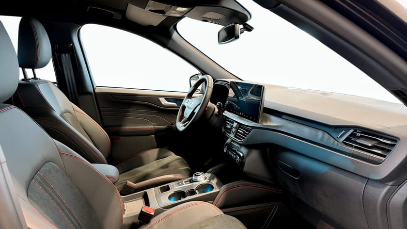 Bild 3 av Ford Kuga Plug-In Hybrid ST-Line X Black Edition 243hk Drag fr 4995kr/mån Privat