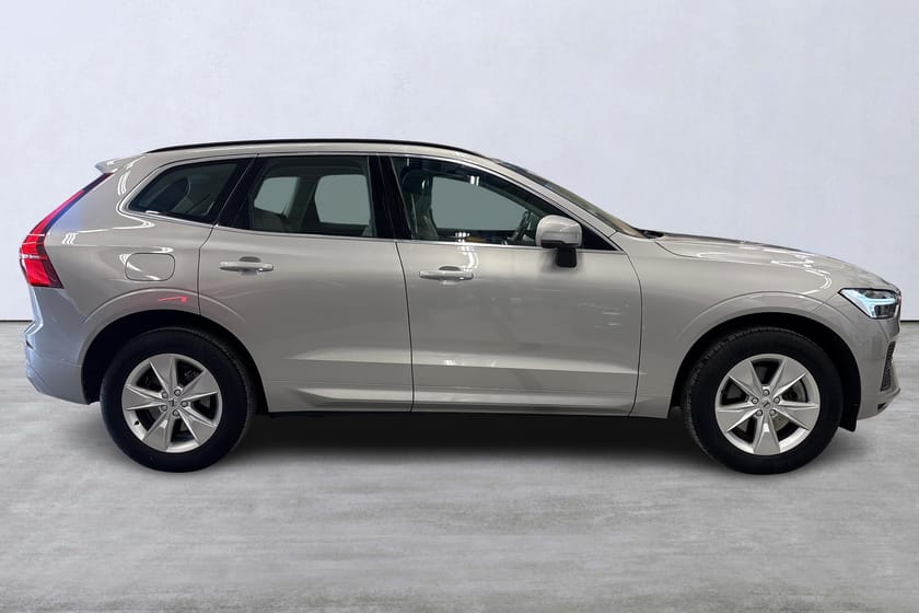 Bild 3 av Volvo XC60 B5 AWD Bensin Momentum Advanced Edt