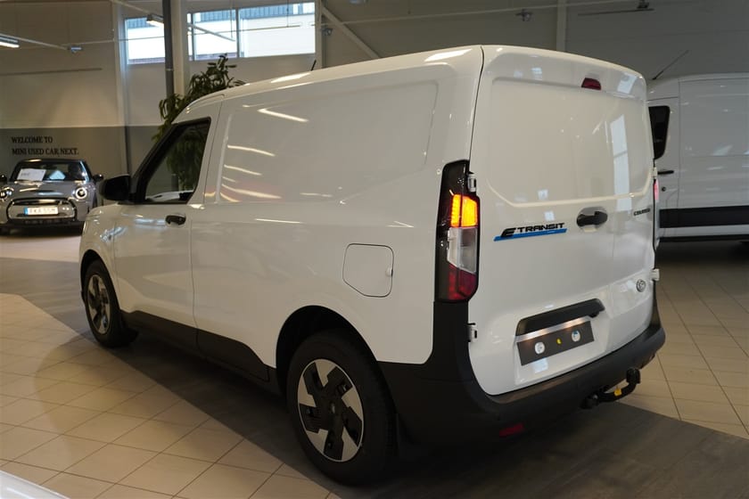 Bild 3 av Ford E-Transit Courier Skåp Trend Elmotor 100 kW 136hk 1-Vxl