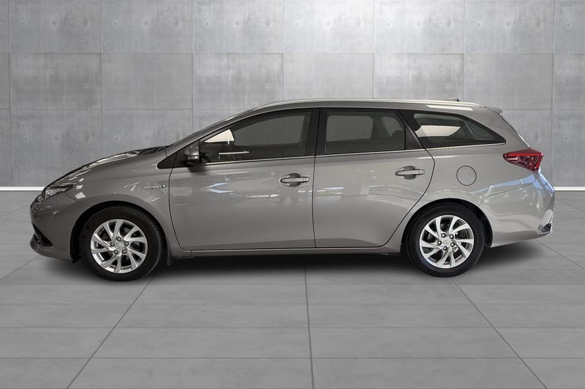 Bilde 2 av Toyota Auris Touring Sports Hybrid EN EIER/LAV KM/PEN OG VELHOLDT