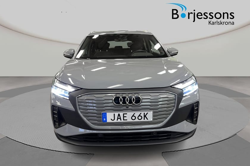 Bild 5 av Audi Q4 45 e-tron quattro PROLINE 265hk Keyless Assitanspaket
