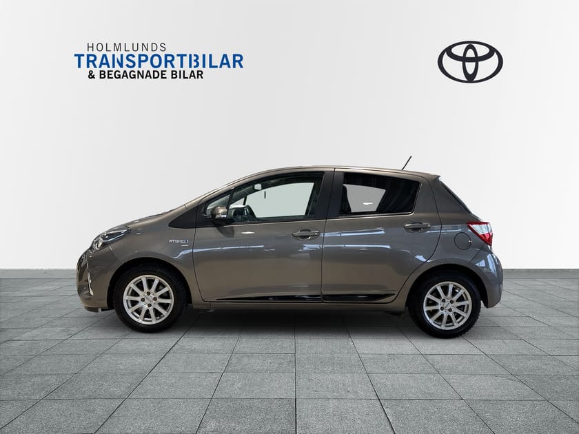 Bild 4 av Toyota Yaris Hybrid 1,5 HSD 5-D Style Comfort Pack V-HJUL VÄRMARE LED-Ramp