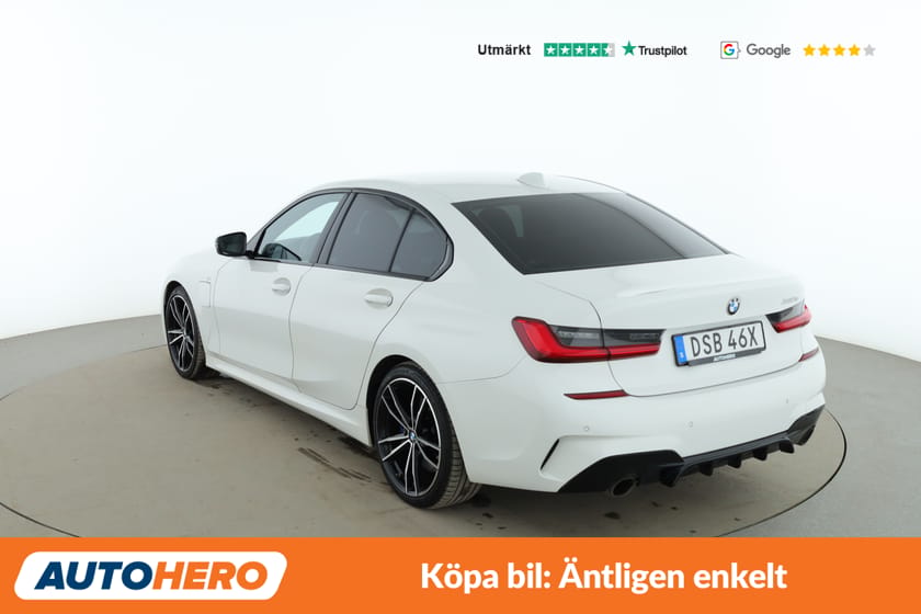 Bild 3 av BMW 330e Sedan M Sport / CarPlay, PDC