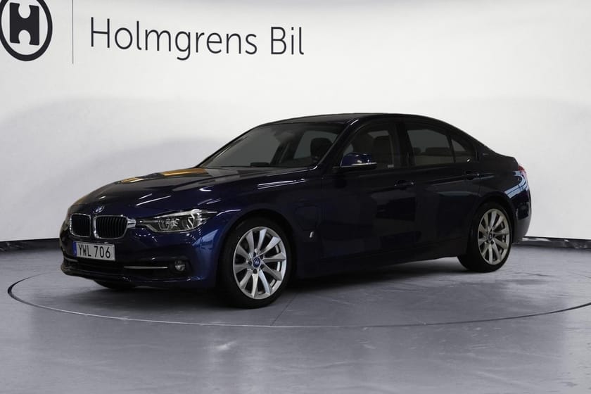 Bild 1 av BMW 330e Sedan Sportline Navi HiFi Delläder