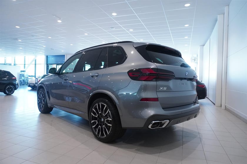 Bild 3 av BMW X5 xDrive50e M Sport Business Ed Drag DA Pro H K