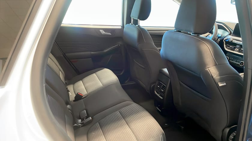 Bild 5 av Ford Kuga Plug-In Hybrid Titanium 225HK | Dragkrok