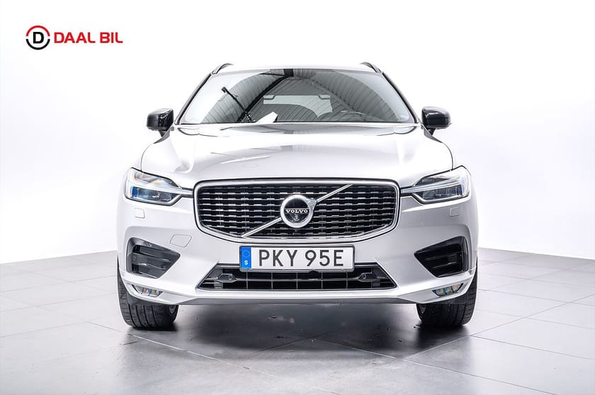 Bild 3 av Volvo XC60 B5 AWD 235HK R-DESIGN H/K® 360-KAM HUD LUFTFJÄD