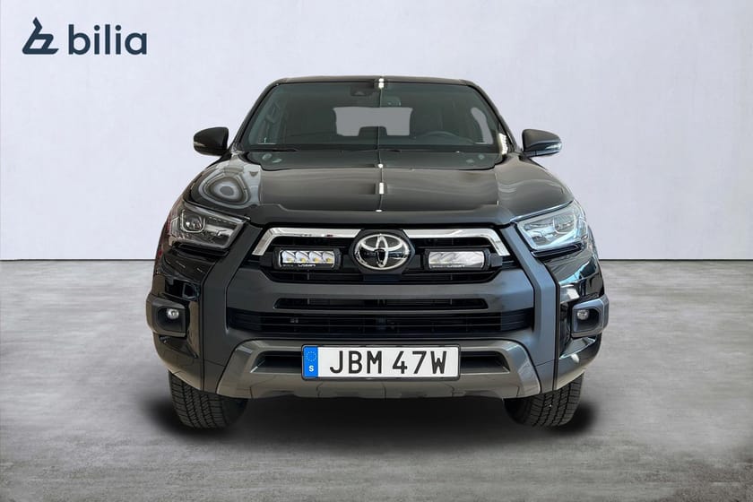 Bild 5 av Toyota Hilux Dubbelhytt D-Cab 2,8 D Aut 4WD Invincible Kåpa Lazer-lights Drag Moms