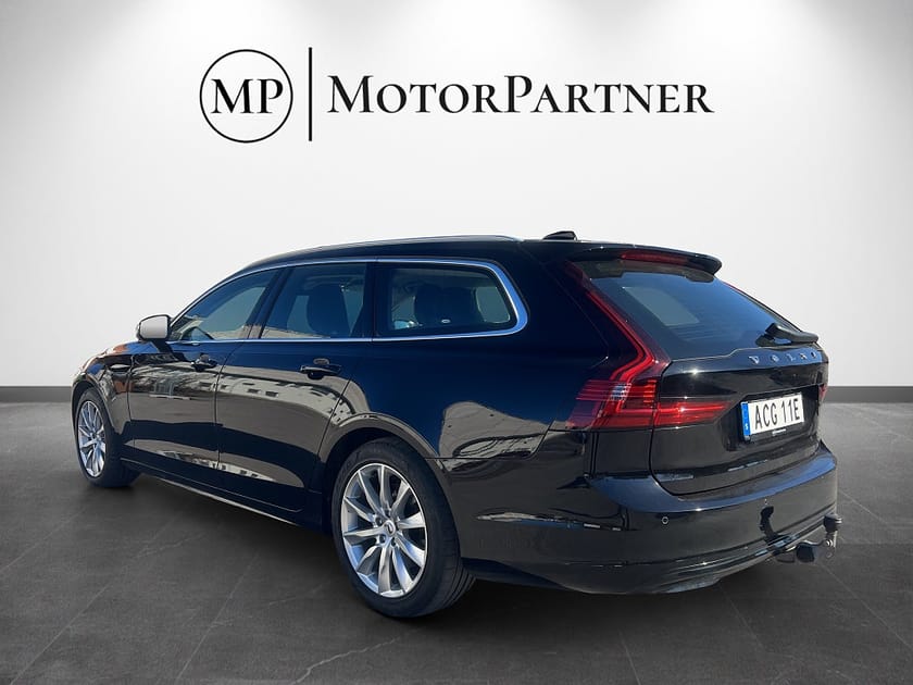 Bild 5 av Volvo V90 B4 Geartronic Momentum Kamera Värmare Drag Moms 197hk