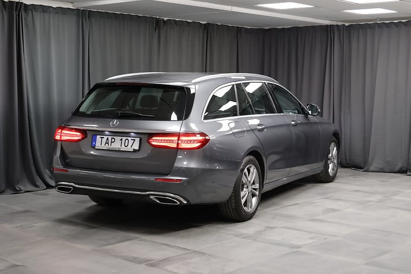 Bild 2 av Mercedes-Benz E 220 T d 4MATIC Avantgarde Värmare Burmester HUD Pano