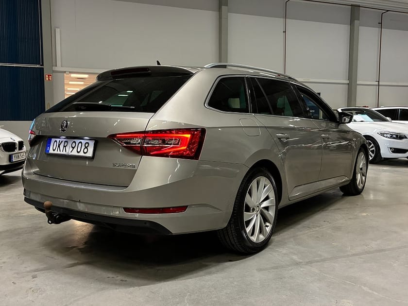 Bild 4 av Škoda Superb Kombi Skoda 1.8 TSI Aut L&K | Skinn | Drag | Värmare
