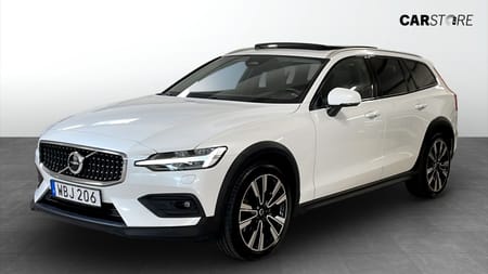 Volvo V60 Cross Country B4 Inscription/Plus AWD 197Hk /Pano/Blis/Kamera