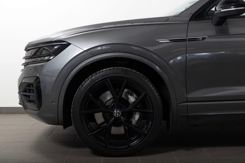 Bild 4 av Volkswagen Touareg R eHybrid Panorama / Luftfjädring / Drag