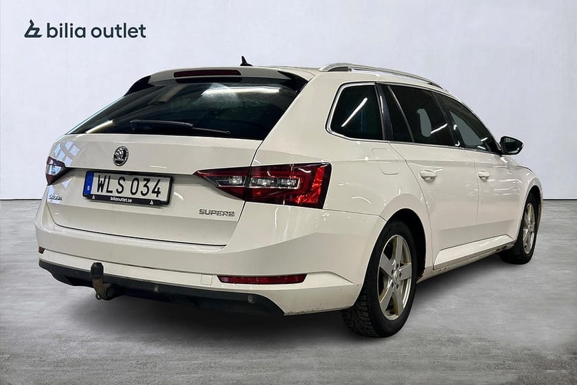 Bild 5 av Škoda Superb Kombi Skoda 2.0 TDI Style 150hk Navi Carplay Drag Canton