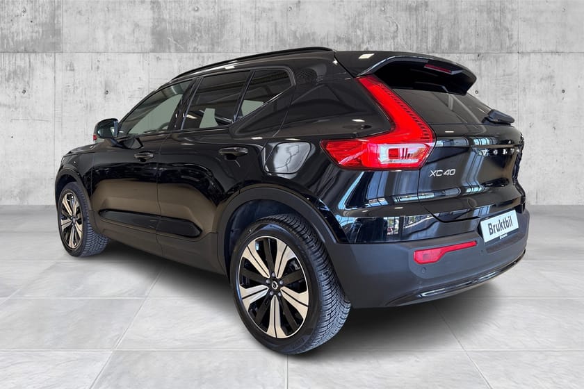 Bilde 3 av Volvo XC40 Recharge FWD Plus Varmepumpe/Ryggekamera/ACC/Navi ++