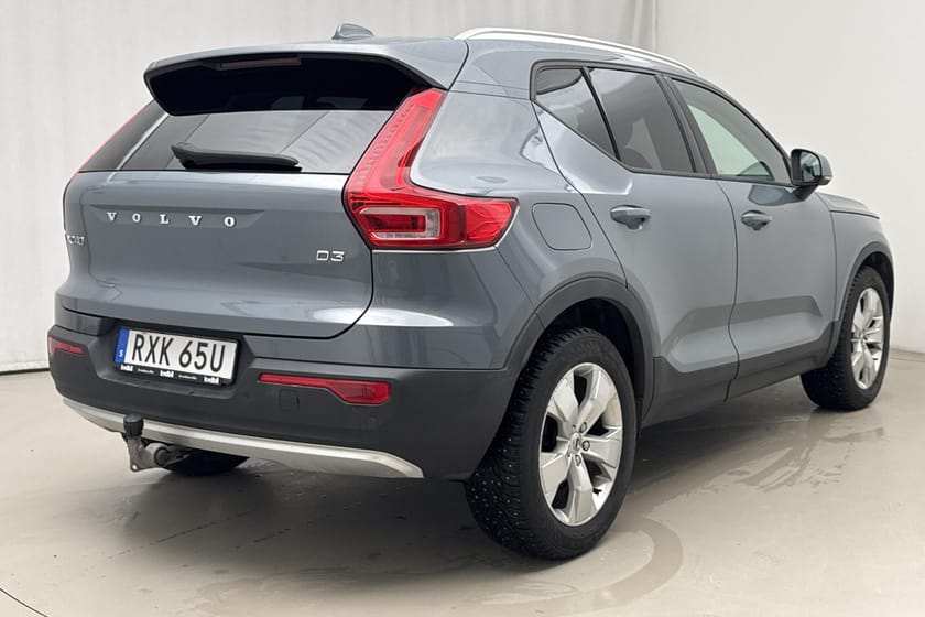 Bild 3 av Volvo XC40 D3 2WD (150hk) Momentum Läder GPS  Drag