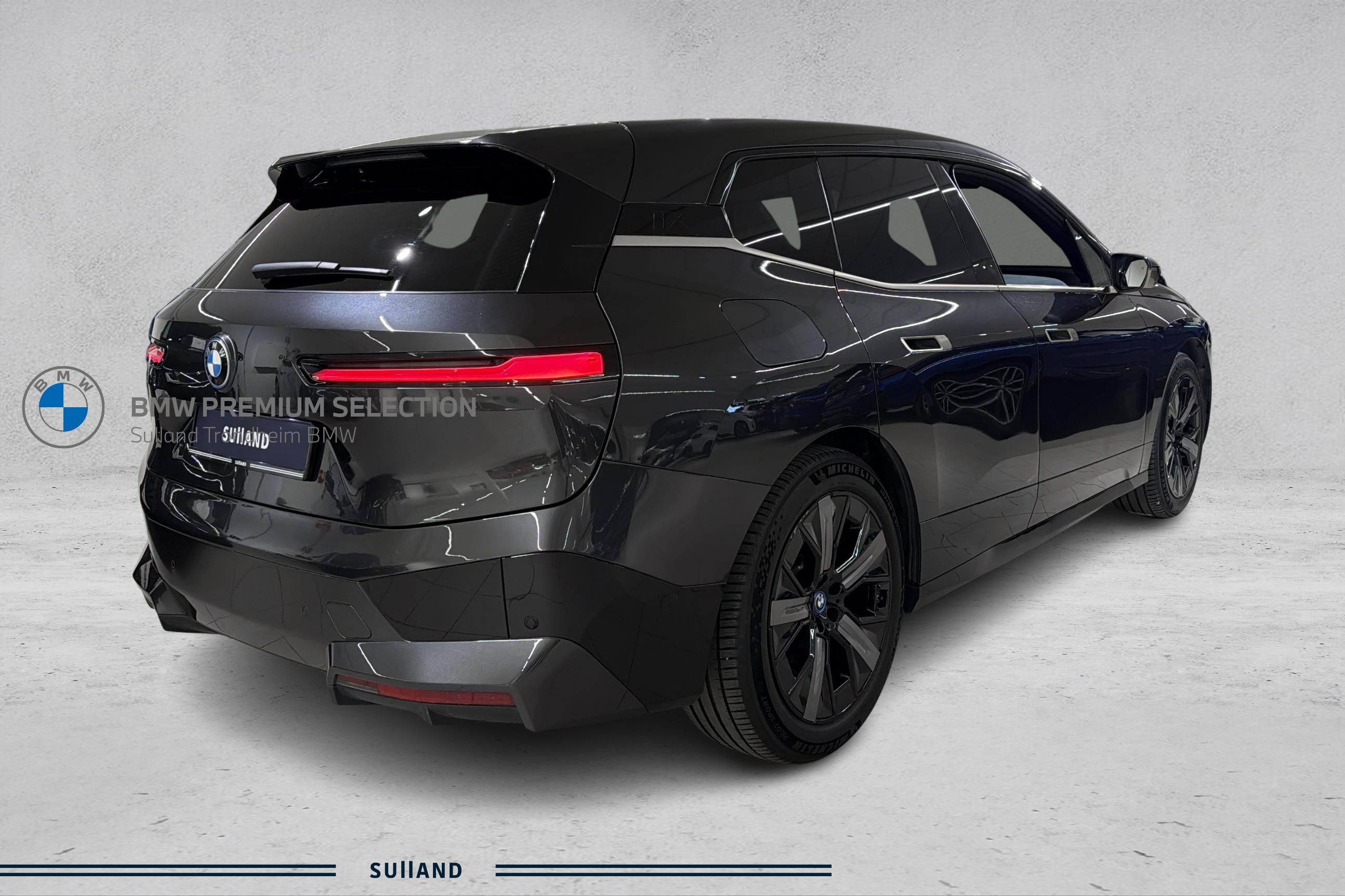 Thumnail bilde 3 av BMW iX xDrive40
