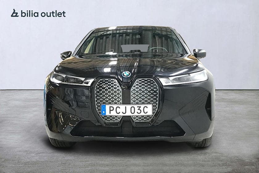 Bild 3 av BMW iX xDrive40 Sport 326hk Pano Navi Drag H/K Laser 360°