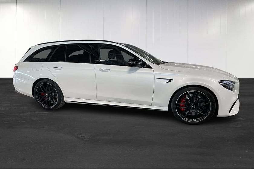 Bild 2 av Mercedes-Benz AMG E 63 S T 4MATIC+ Burmester Läder Kolfiber 1628 Mil!