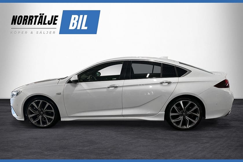 Bild 4 av Opel Insignia Grand Sport 2.0 209 HK GSI AUT 4x4 BOSE KAMREM BYTT D-VÄRM COCKPIT