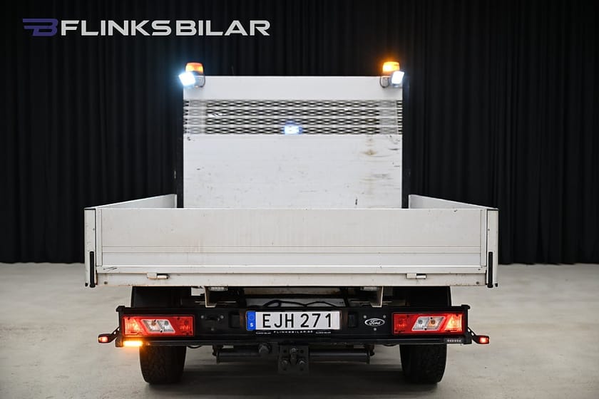 Bild 5 av Ford Transit 350 Chassi Dubbelhytt 170HK Dubbelhytt|Flak|Drag|Värmare|NyKamrem|Leasbar