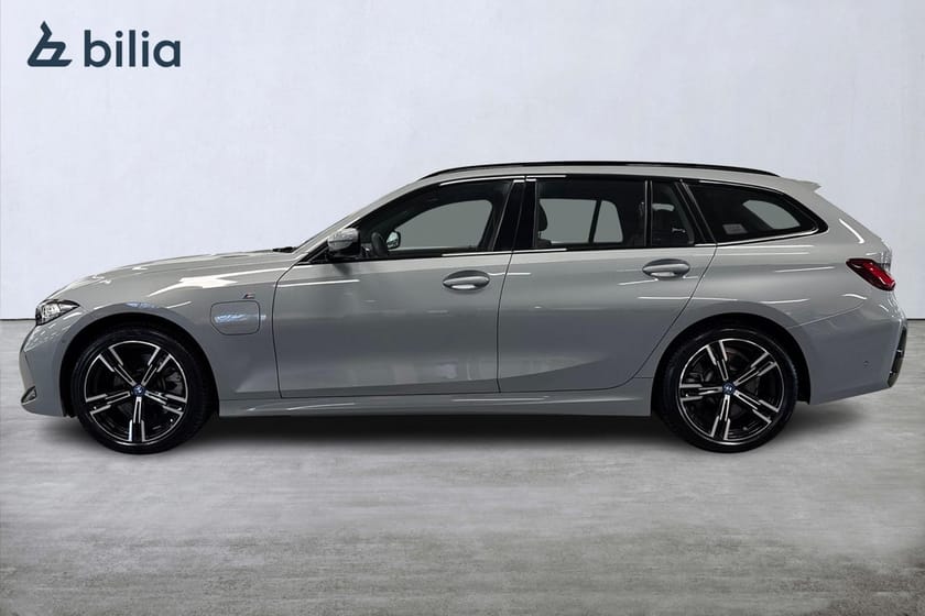 Bild 3 av BMW 330e xDrive Touring M-sport | Backkamera | Farth. | 18"