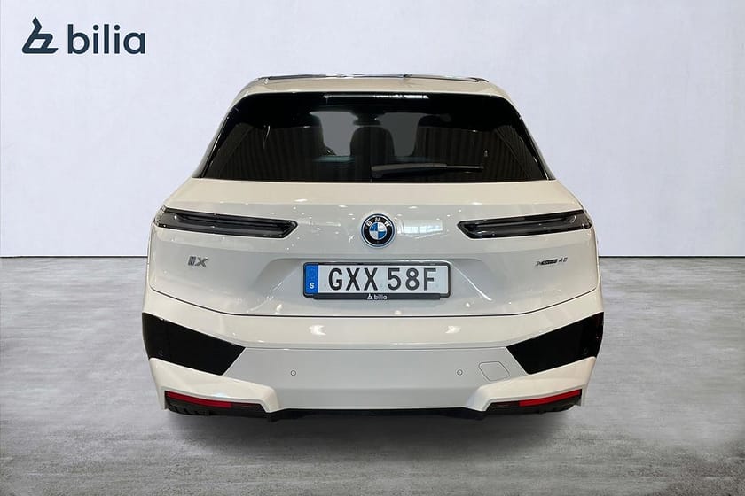 Bild 4 av BMW iX xDrive40 Sport line | H&K | 360 | DAP | Panorama | Drag