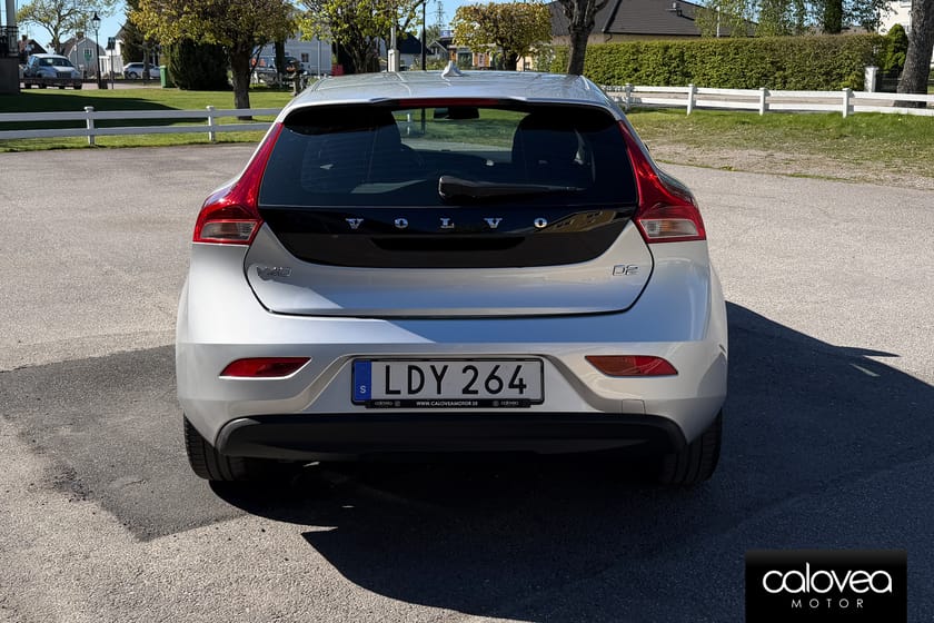 Bild 4 av Volvo V40 D2 120 hk Manuell 6vxl - Dieselvärmare, Kamrem bytt