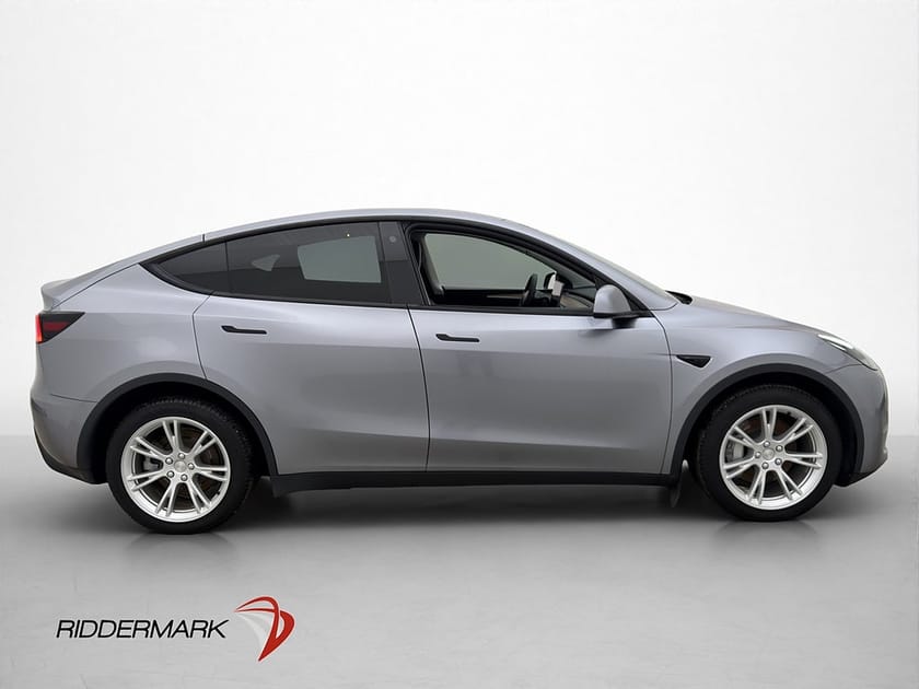 Bild 5 av Tesla Model Y Long Range AWD Uppgraderad AP Dragkrok Sv.Såld