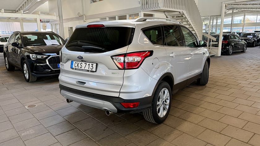 Bild 3 av Ford Kuga 1.5 EcoBoost 150 hk Titanium 2WD|Drag|Backkamera