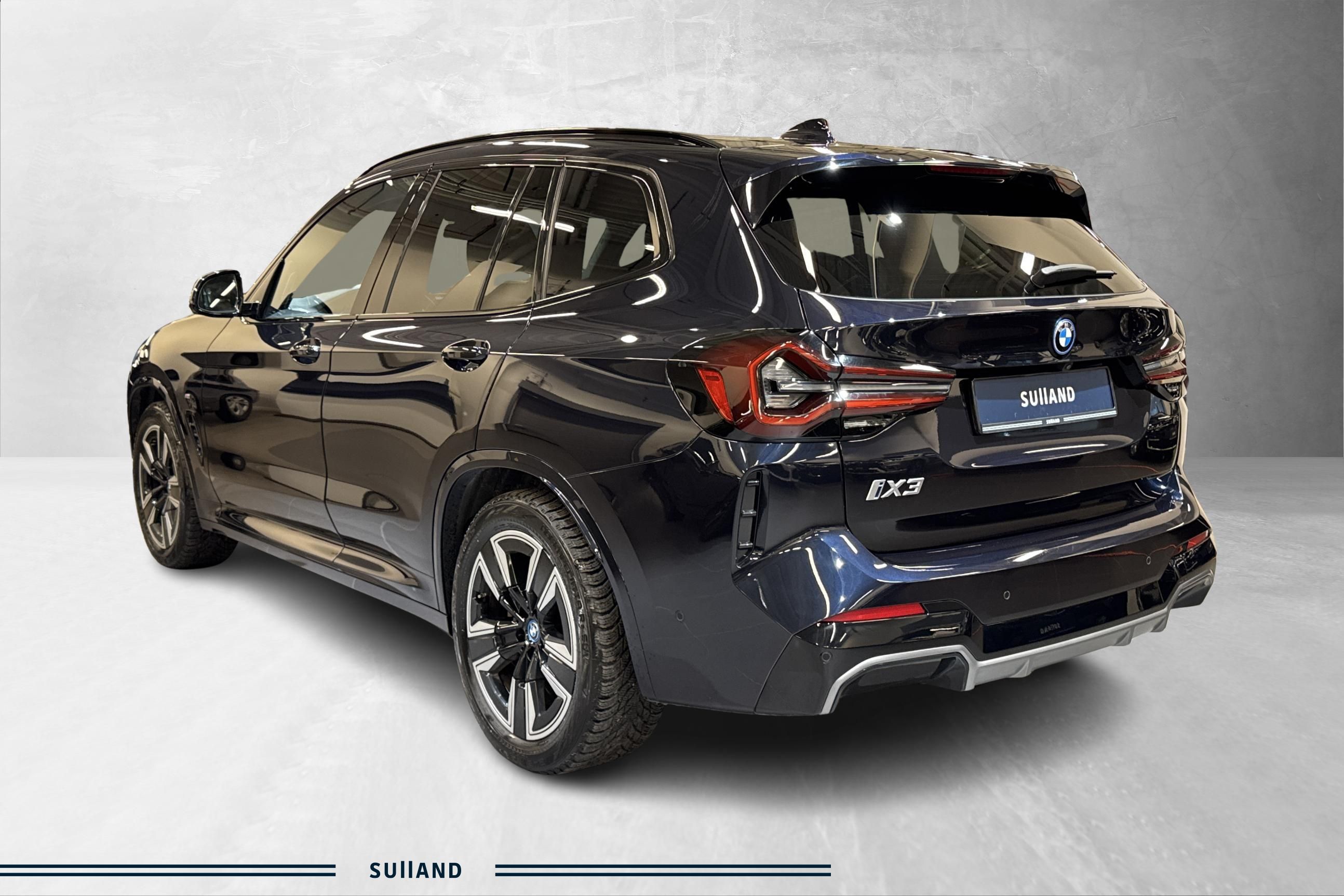 Thumnail bilde 3 av BMW iX3
