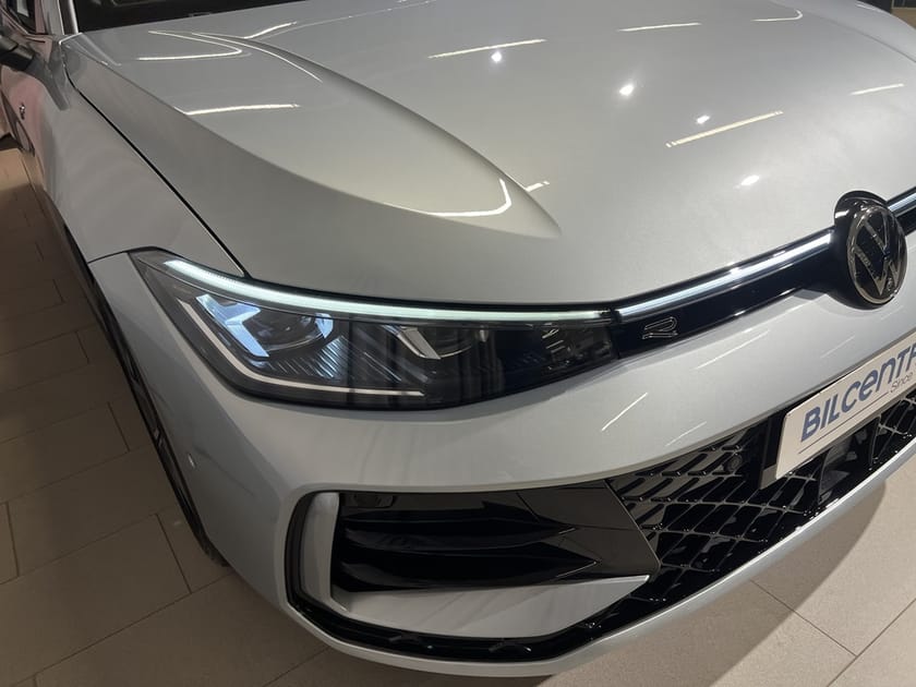 Bild 3 av Volkswagen Passat Variant eHybrid 272HK R-Line DRAG